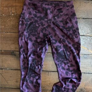 Women's All In Motion Leopard Print Contour Curvy High-Waisted 7/8 Leggings L